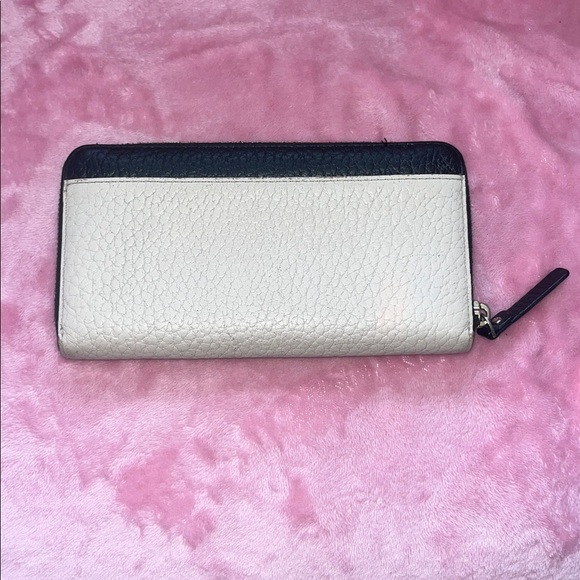 Kate Spade Storybook Lining Black and Cream Pebbled Leather Zip Around Wallet - Picture 3 of 12